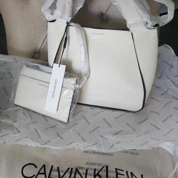 CALVIN KLEIN ESTELLE WHITE BAG PURSE NEW - Picture 1 of 9